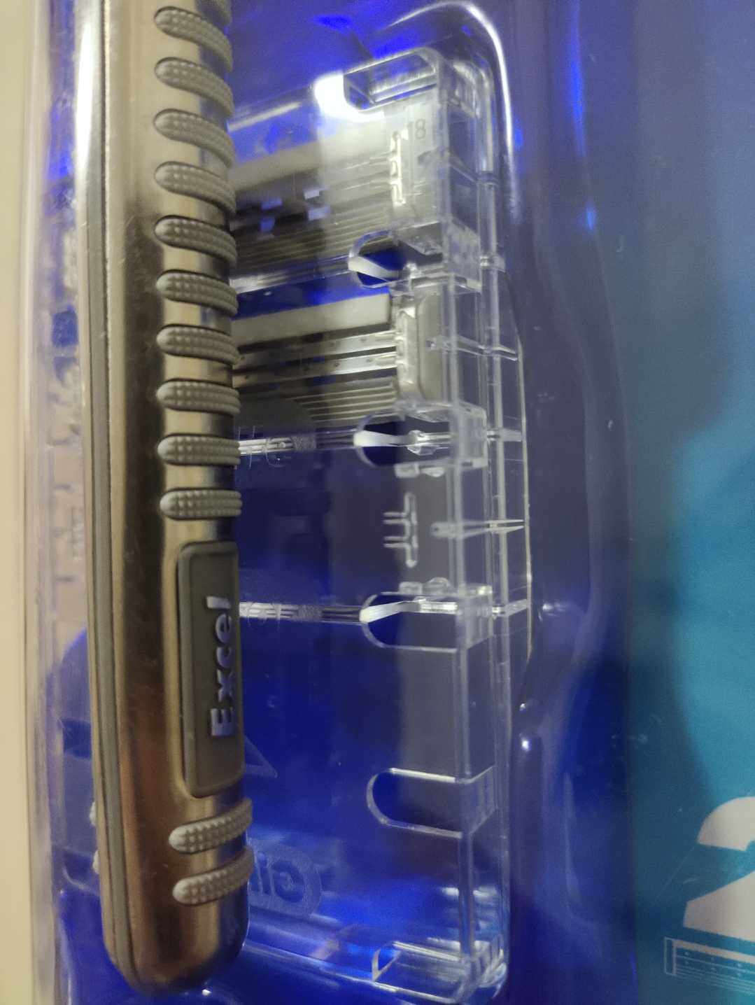 吉列超级感应剃须刀架 vs 老式吉利手动刮胡刀:全身水洗 sensor excel,谁才是真正的刮胡王者?-剃须刀架-淘宝百科网