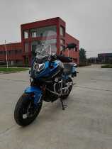 Chunfeng 650MT travel rally motorcycle surrounded by bumper bumper