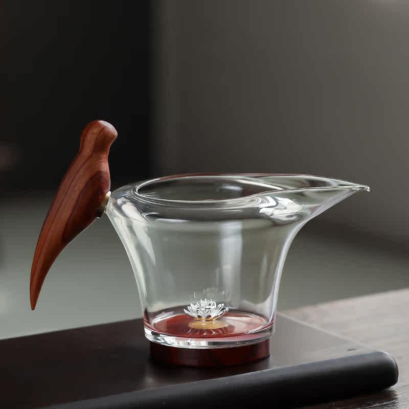 Pure silver fair cup heat-resistant qigong tea with Taiwanese sub-tea-ware glass Japanese tea road high-end handmade wood to make the public cup
