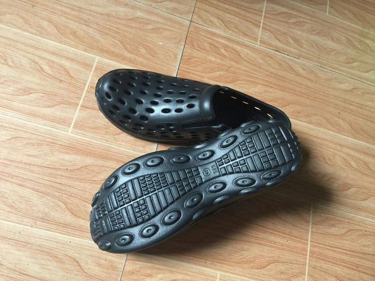 Mùa hè thường giày người đàn ông mới của giày lỗ Hàn Quốc phiên bản của xu hướng của thoáng khí mát mẻ giày nam của không trượt giày bãi biển giày sinh viên dép quai nam