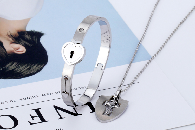 S925 sterling bạc đôi vòng đeo tay một cặp khóa sáng tạo đồng tâm khóa vòng cổ nam và nữ vòng tay quà tặng sinh viên có thể được chữ - Vòng đeo tay Cuff vòng phong thuỷ