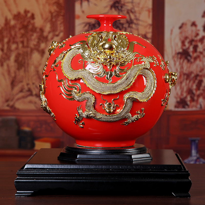 Really sheng paint line carve heaven and earth within China red ceramics vase with gold foil wedding gifts household decoration