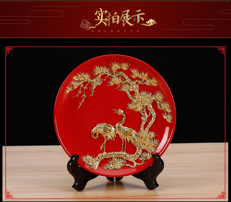 Really sheng paint line carve ceramic decoration plate furnishing articles sitting room plate plate pine crane, live to send the old man hand in xiamen