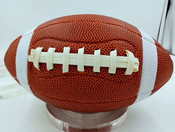 Manufacturers deal with loss-making American football No. 3 leather affordable children's football American football