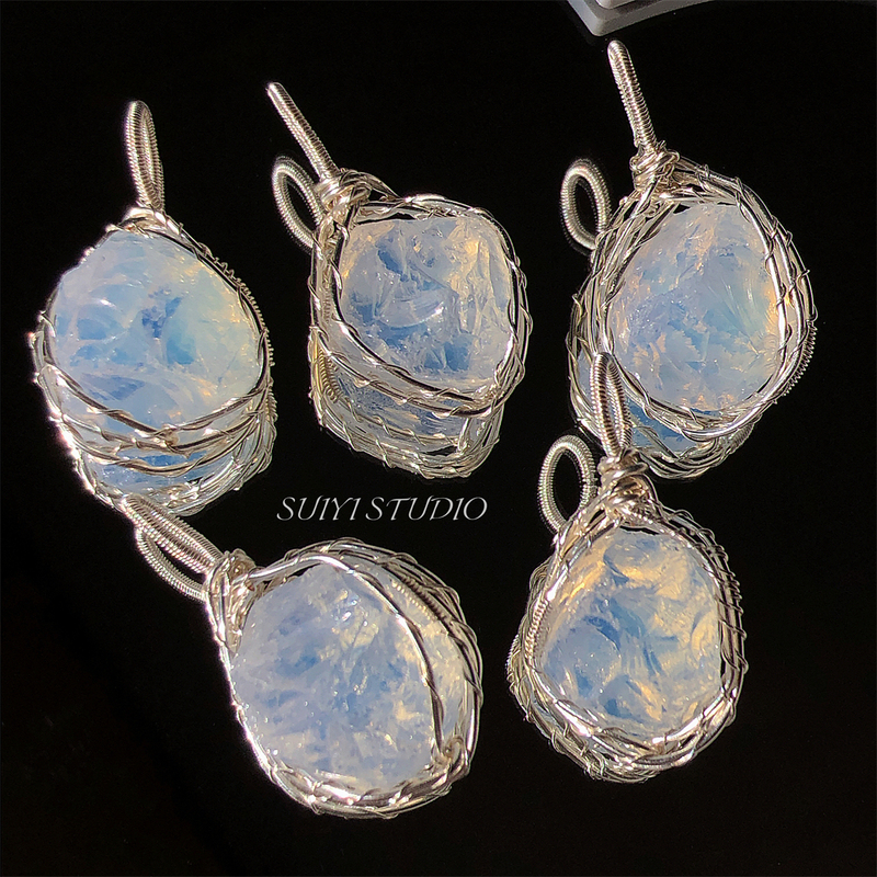 Suiyi Ice Tears Original Design Opal Raw Stone Wire-Wrapped Pendant for Women, Cool and Handmade Clavicle Chain