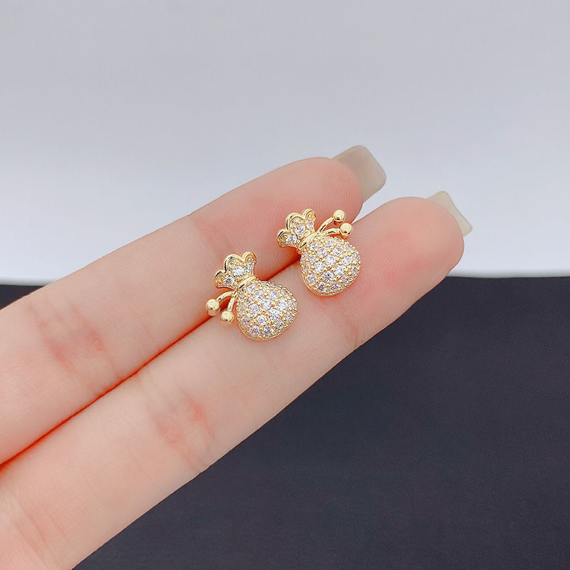 Silver Needle Money Bag Earshot Female Tiger Year New Tide Han Style Temperament Personality Fashion Earrings Small Design Refined Ornament