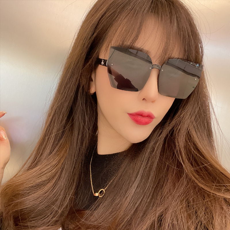 Black Frame Grey Flake (Bag Cloth)glasses female Online red money Sunglasses ultraviolet-proof ma'am Sunglasses 2021 new pattern fashion eye Korean version tide Retro