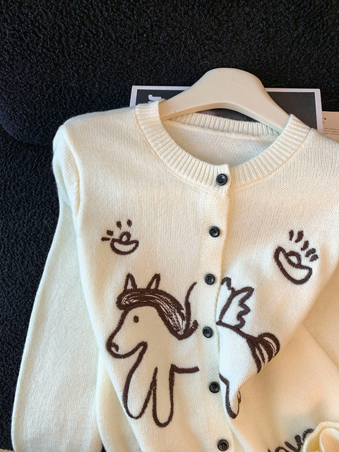 New Year's Red Pony Embroidered Knitted Cardigan for Women, Autumn and Winter Korean Style, Flattering Outerwear Sweater, Round Neck, Soft and Cozy Top