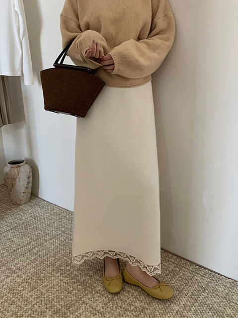 Korean Retro Lace Knitted Skirt for Women in Autumn and Winter, Petite High-Waisted Hip-Hugging Straight Long Skirt