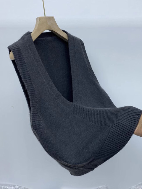 Autumn and Winter Retro V-Neck Wool Knitted Vest for Women, Lazy Style Outerwear Sweater, Layered Sleeveless Vest