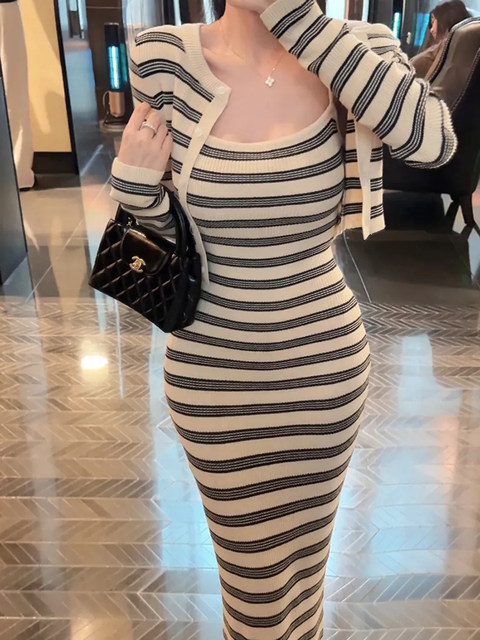 Autumn New Korean Style Striped High-Elastic Knit Camisole Dress for Women, Pure and Sexy, Slimming, Hip-Hugging Short Skirt Two-Piece Set