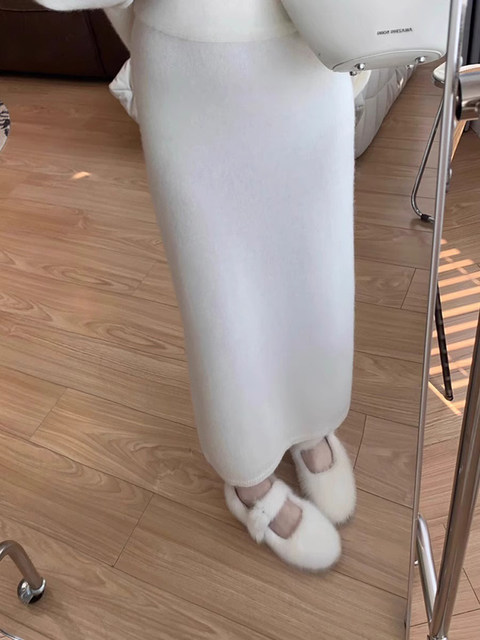 French High-Waisted Slim-Fitting Knitted Skirt for Women in Autumn and Winter, High-End Elegant Straight Skirt, Mid-Length A-Line Wool Skirt