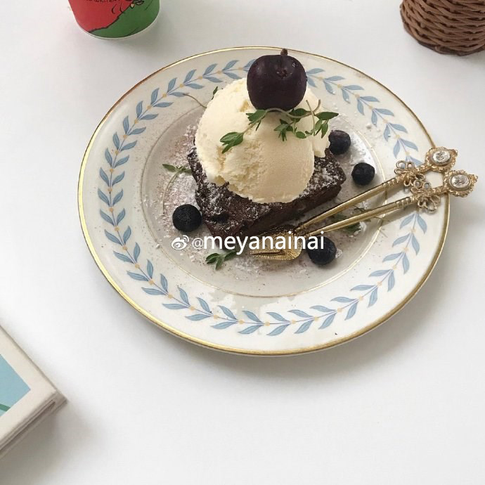 ins leaves veins Phnom Penh white ceramic pan cake pan dessert breakfast pancake pancake dish Western food tray outlet pint