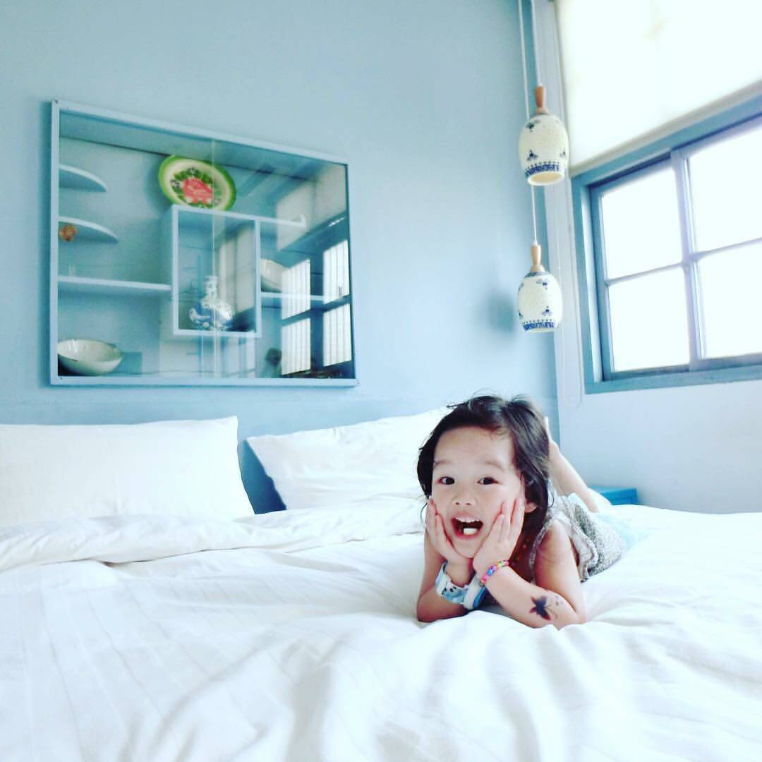 Baby in middle clothes leave address to connect, single shot does not send