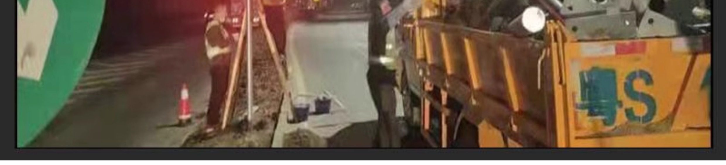строб 太阳能警示竖形爆闪灯 马路长条形警示灯道路施工频闪交通信号灯