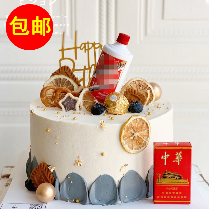 Bottle-box cake decorated with the liquid piece of the liquor piece of the red creative father's birthday party