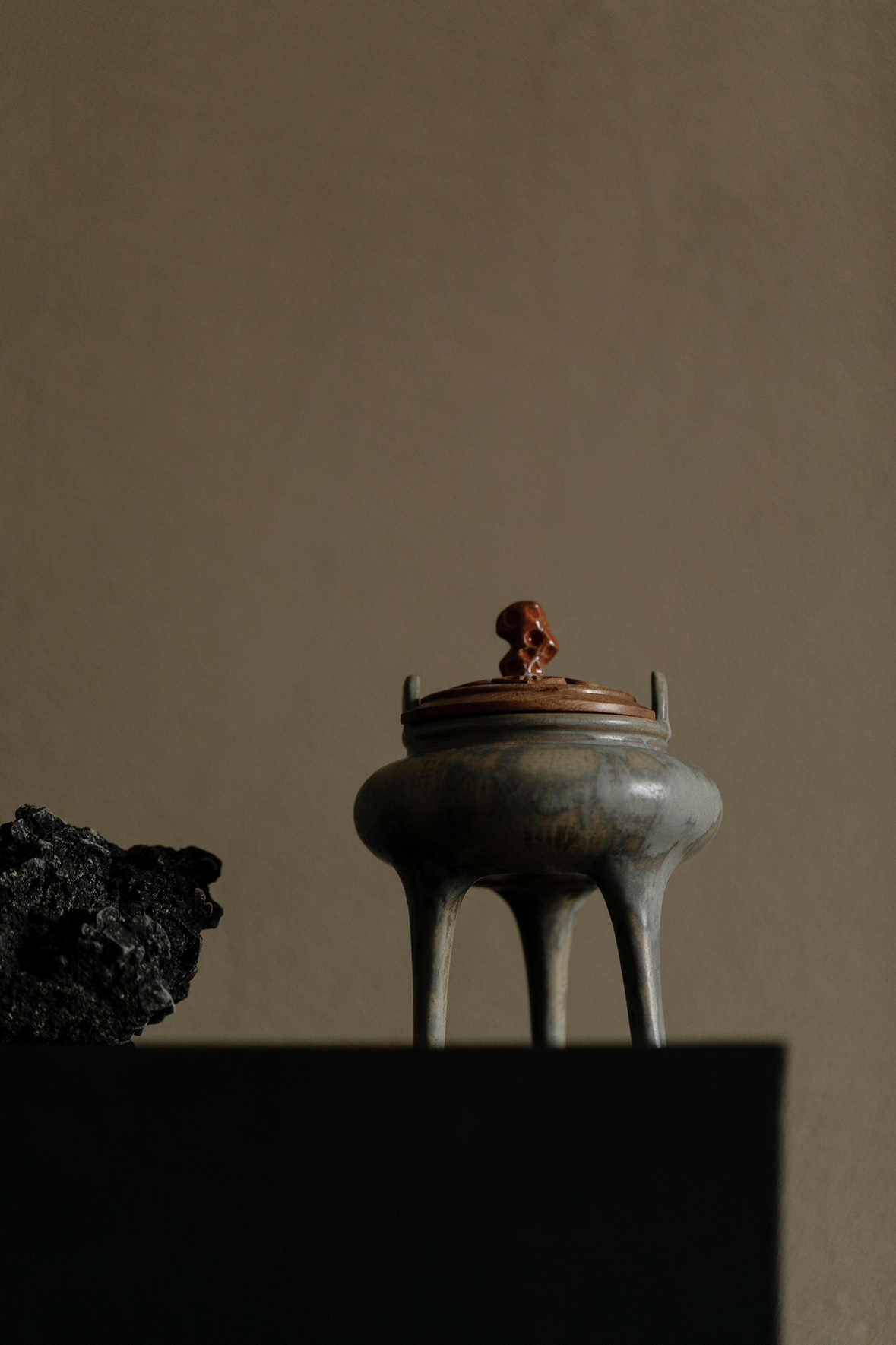 Sanskrit tea College Furnace Matter Incense Stove Triple Foot Wood Lid Home Indoor Sink sandalwood Incense Pan Fragrant Stove-Taobao