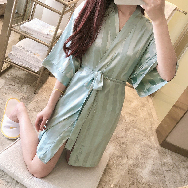 Short Sleeve Sleeping Robe Women's Summer Ice Silk Thin gats overweight overweight MM200 catty Sexy Real Silk Pyjamas Woman Bathrobe