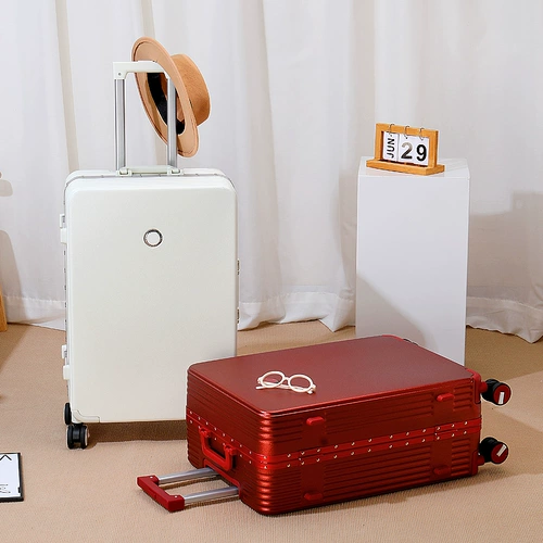 Прочный чемодан, премиум класс