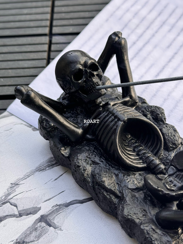 【Roart】Lying Flat Skull Incense Holder