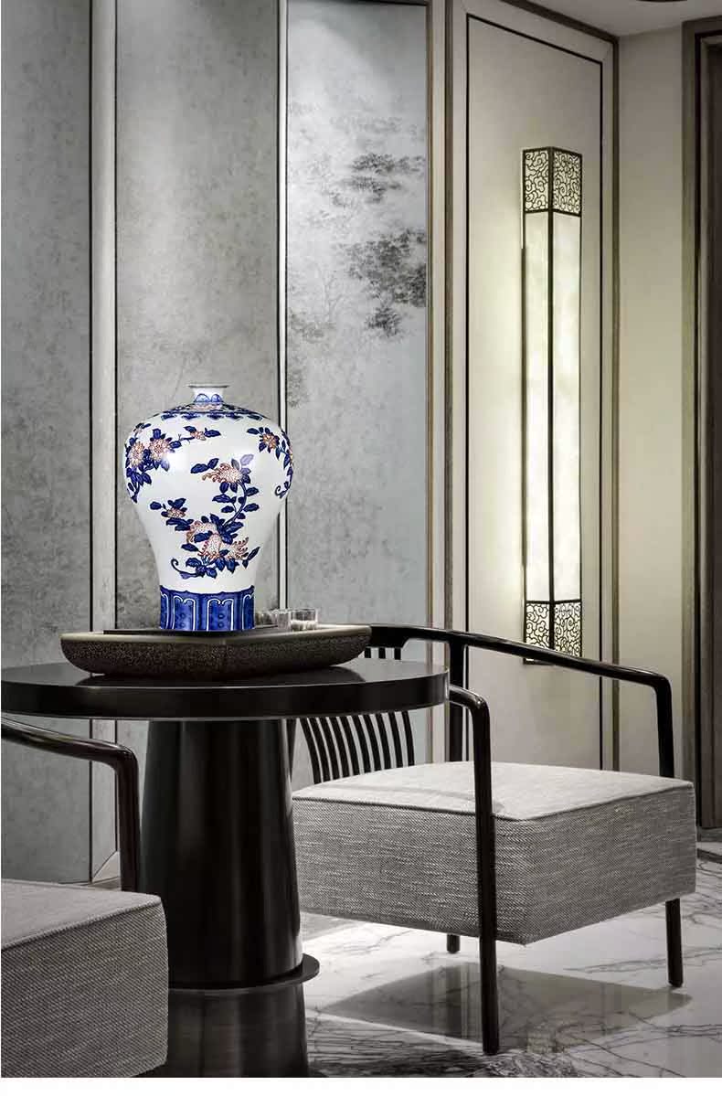 Jingdezhen ceramics hand - made bucket color of blue and white porcelain vase sitting room of Chinese style household rich ancient frame furnishing articles name plum bottle arranging flowers