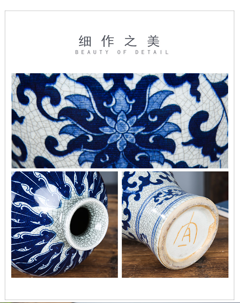 Jingdezhen ceramics blue and white porcelain vases, flower arranging, the sitting room is antique Chinese style household decorations rich ancient frame furnishing articles