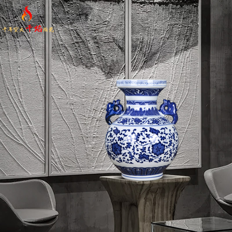 Antique vase of blue and white porcelain of jingdezhen ceramics living room TV ark, furnishing articles have the Chinese style household decorations