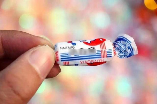 少许点撕开标签是些许甜，康帅傅、雷碧、9个核桃……买到山寨食品诸比如什么么办？