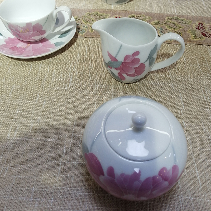 China red porcelain up today 15 head tea set