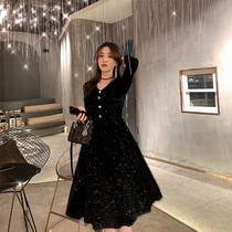 Wear a starry sky large size womens French retro Hepburn style small black dress niche velvet dress over the knee woman