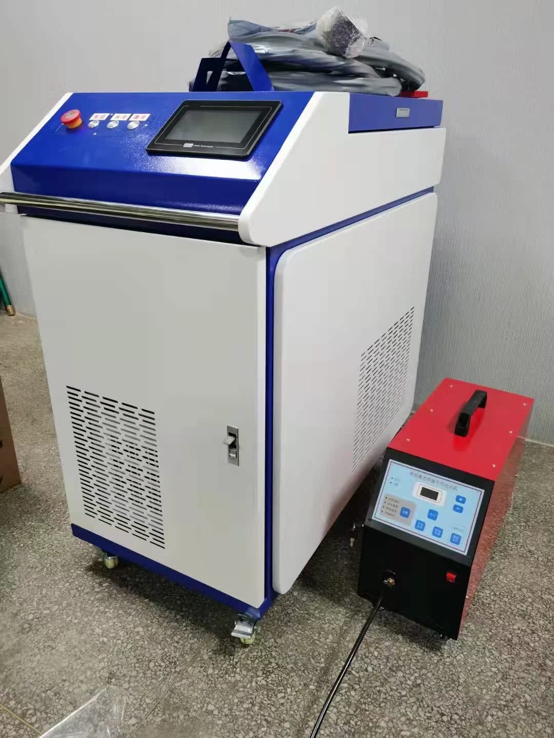 Laser hand-held welding deposit