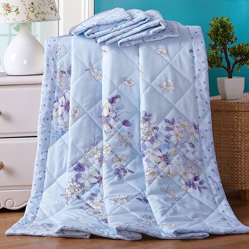 Summer cool is air conditioned by thin quilt children can direct machine wash single double comfortable and breathable