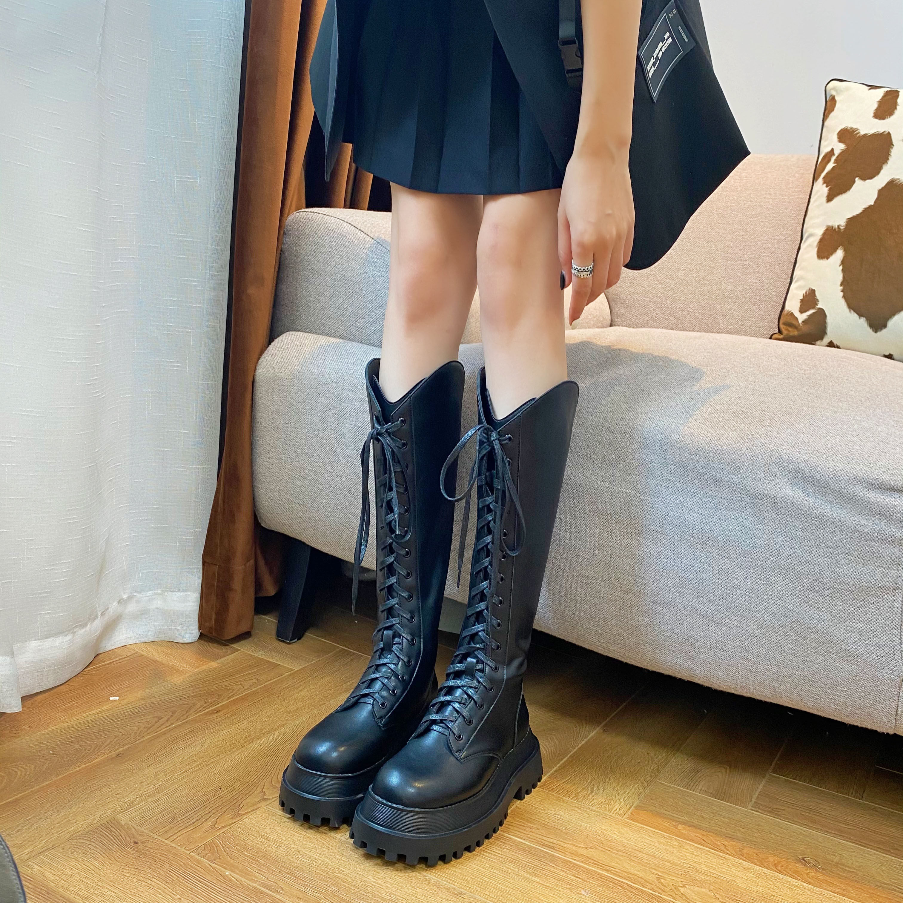 Thick bottom long cylinder boot female riding boots 2022 new lacing V mouth Martin boots small to slim but knee-length boots