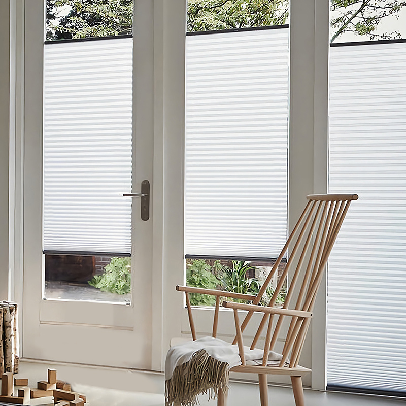 No-Drill Installation of Inward-Opening Window Honeycomb Blinds for Light Blocking, Sun Protection, and Heat Insulation in Bathrooms and Toilets, with Adjustable Pull-Up and Roll-Down Features No-Drill Installation of Inward-Opening Window Honeycomb Blinds for Light Blocking, Sun Protection, and Heat Insulation in Bathrooms and Toilets, with Adjustable Pull-Up and Roll-Down Features