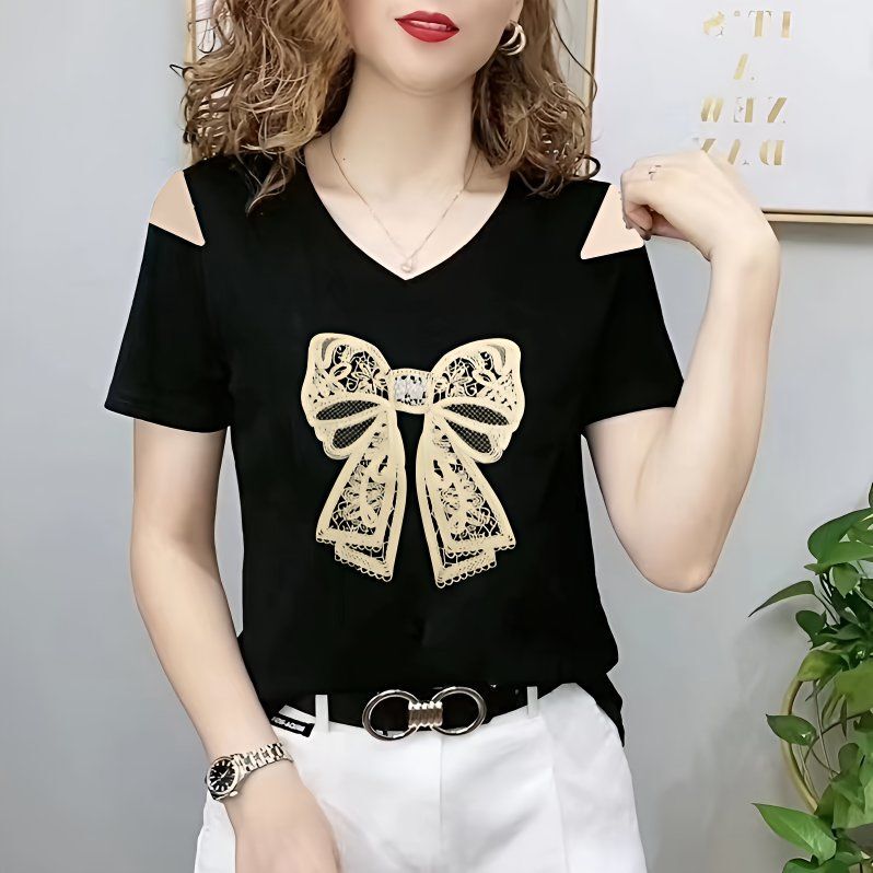 Pure Cotton Black Off-Shoulder Short-Sleeve T-Shirt for Women with Printed V-Neck, Summer 2025, Stylish Shirt with Sweetheart Neckline, Slimming Top