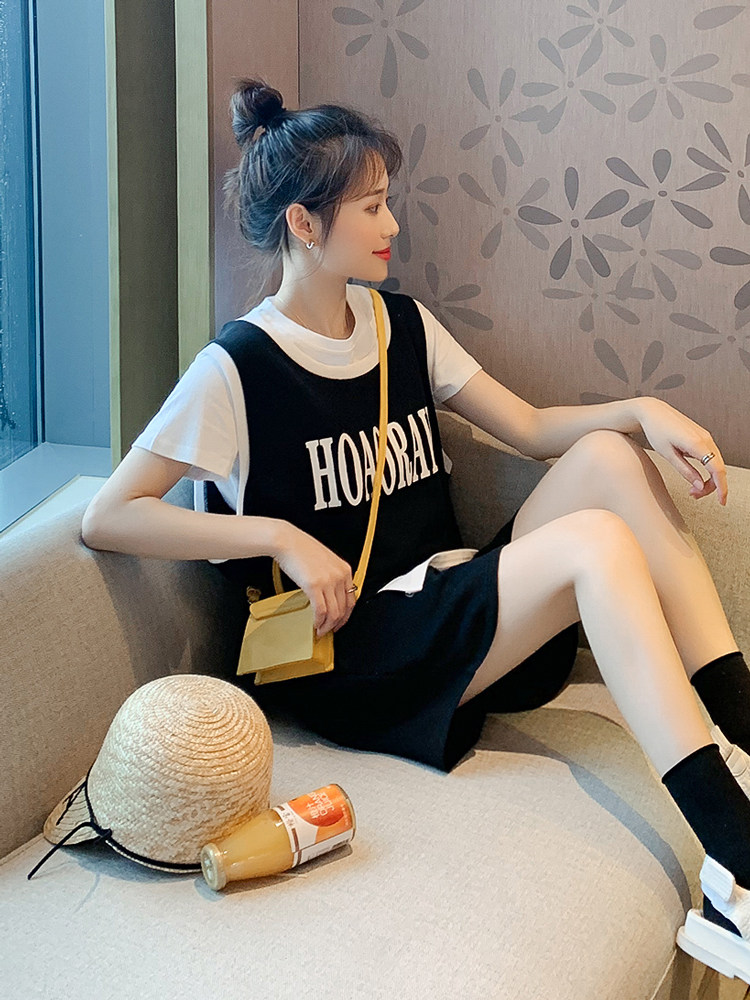 Very fairy net red Ocean school shorts two-piece set of women's 2021 early autumn new casual sports fashion age-reducing pants suit
