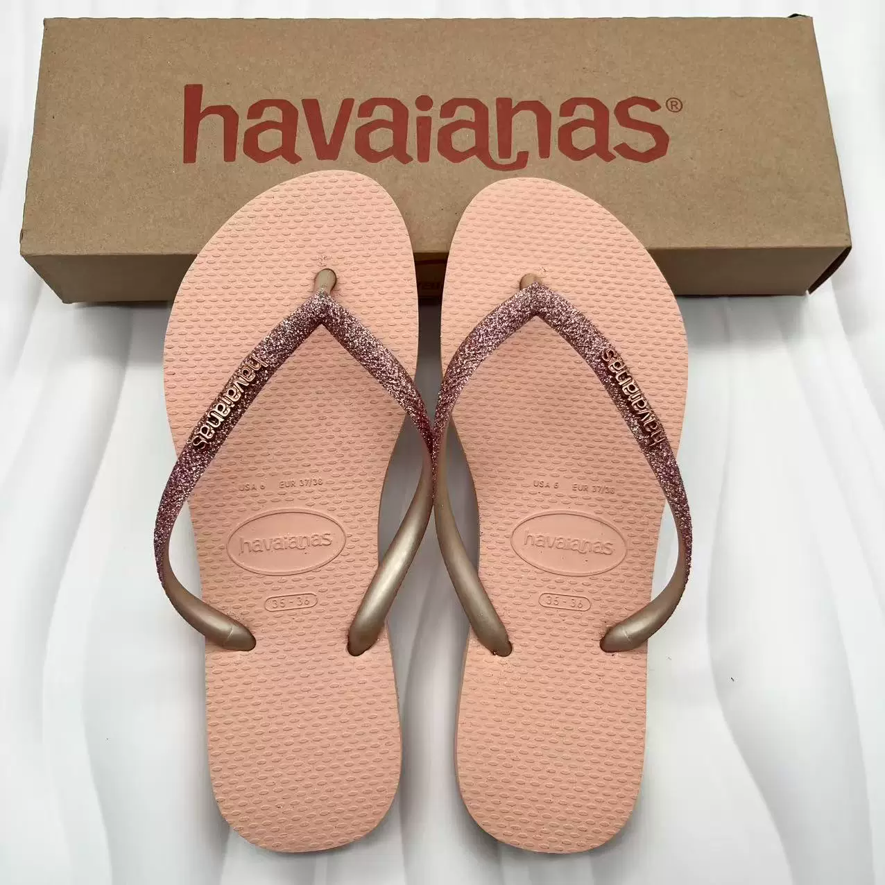 Летние пляжные сланцы для женщин с тонкой лентой Havaianas, блестящие, плоские, комфортные