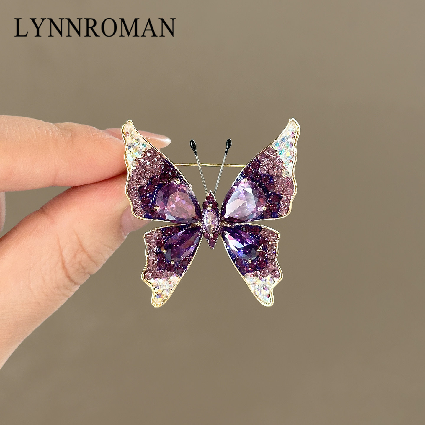 LYNNROMAN高档紫色仿水晶蝴蝶胸针轻奢精致胸花大衣西装别针配饰