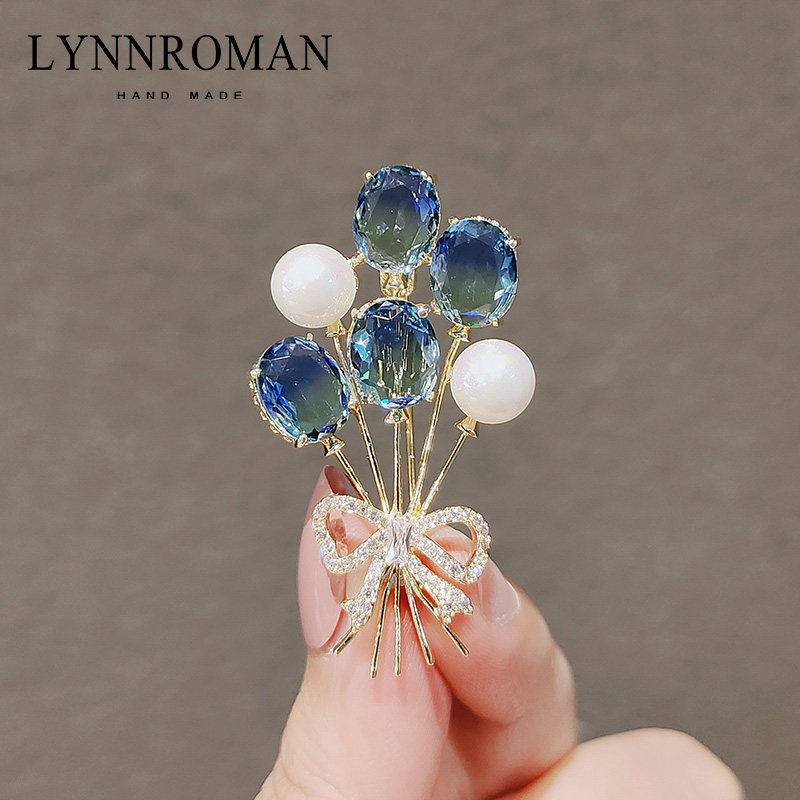Sue White Balloons South Korea Imitation Crystal Girl Brooch Female Cardiothoracic Jersey Fixed Dresses Anti-Walk Light Buttoned Pins Suit Decor
