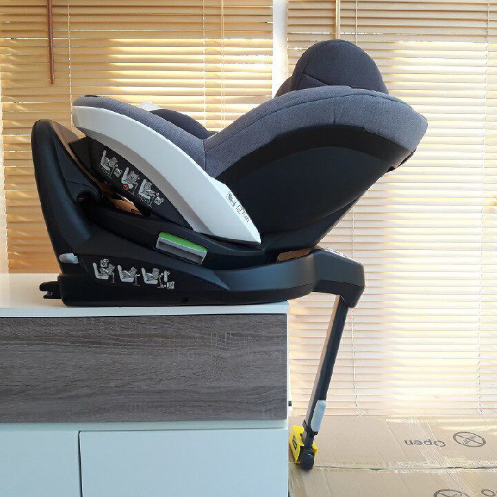 Besafe iZi Turn B Baby Car Safety Seat 0-4 years old isize360 vehicle in Norway
