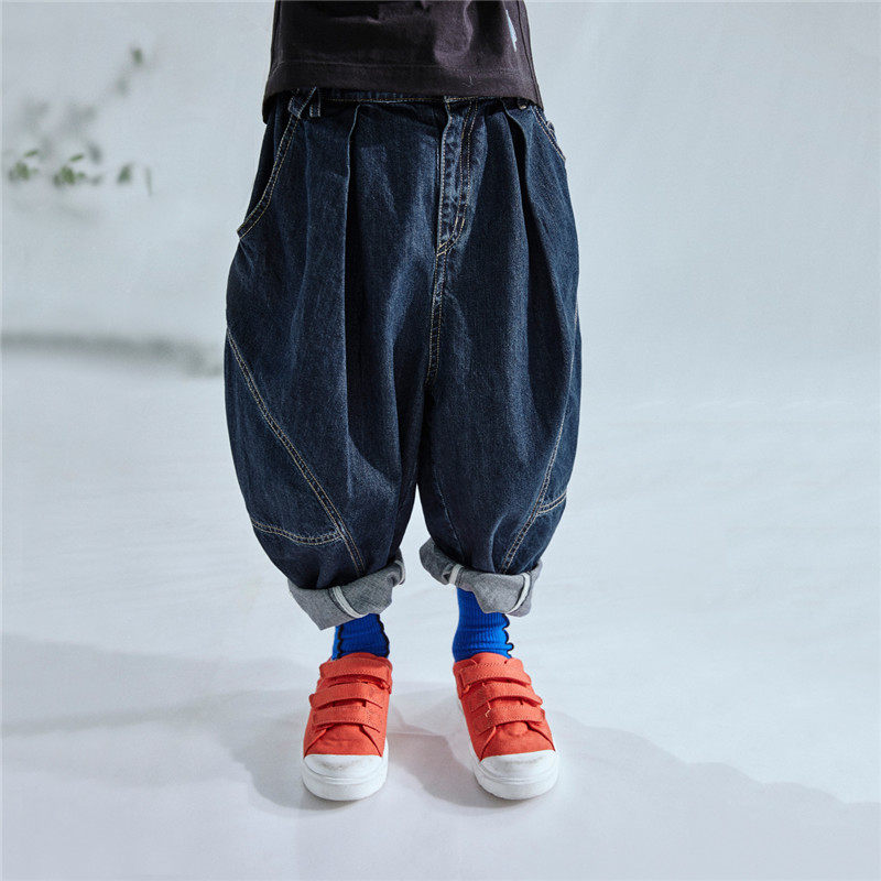 Small day with children's clothing 2022 early spring new wave boy girl girl jeans children 90% pants children light cage pants