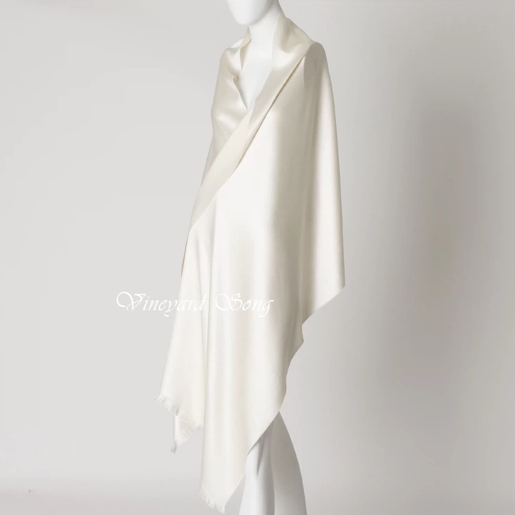 Vs Italian Autumn Selection Medium Weight Silk Cashmere Shawl High Gloss Satin Cloud Dance White Vs Italian Autumn Selection Medium Weight Silk Cashmere Shawl High Gloss Satin Cloud Dance White