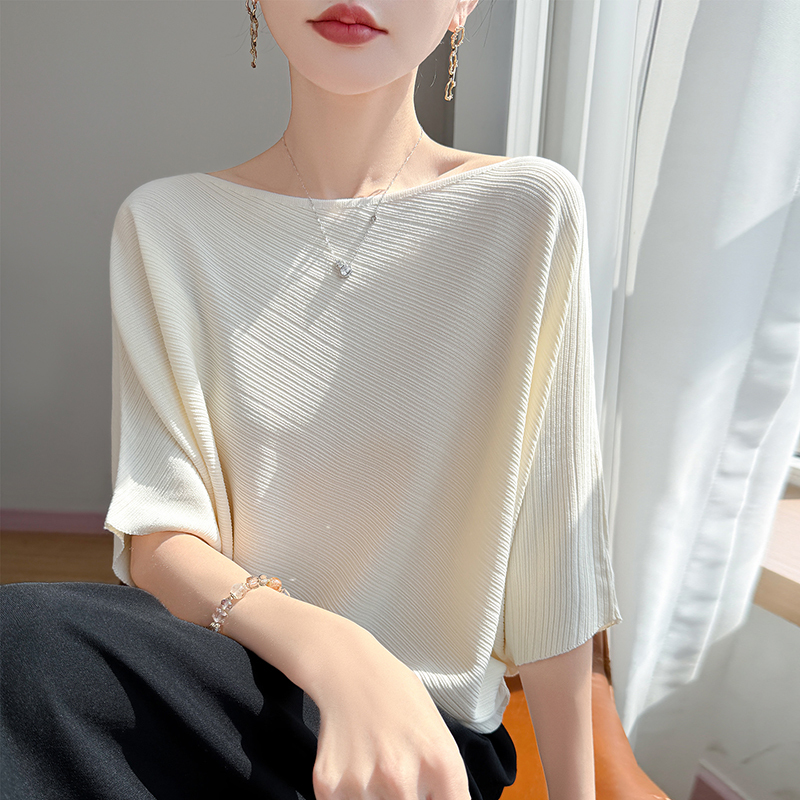 Simple One-Line Collar Knitted Sweater for Women, Loose-Fitting, Five-Quarter Sleeves, Off-White Sweater Top