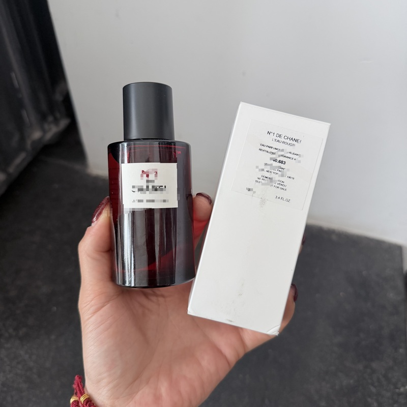Simple Packaging, Produced Around 2023, No. 1 Red Camellia Red Water Perfume 100ml, Perfume Spray Simple Packaging, Produced Around 2023, No. 1 Red Camellia Red Water Perfume 100ml, Perfume Spray