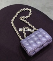 Spot Bottega Veneta BV 21 autumn and winter metal chain portable Messenger pillow bag 3200 Euros