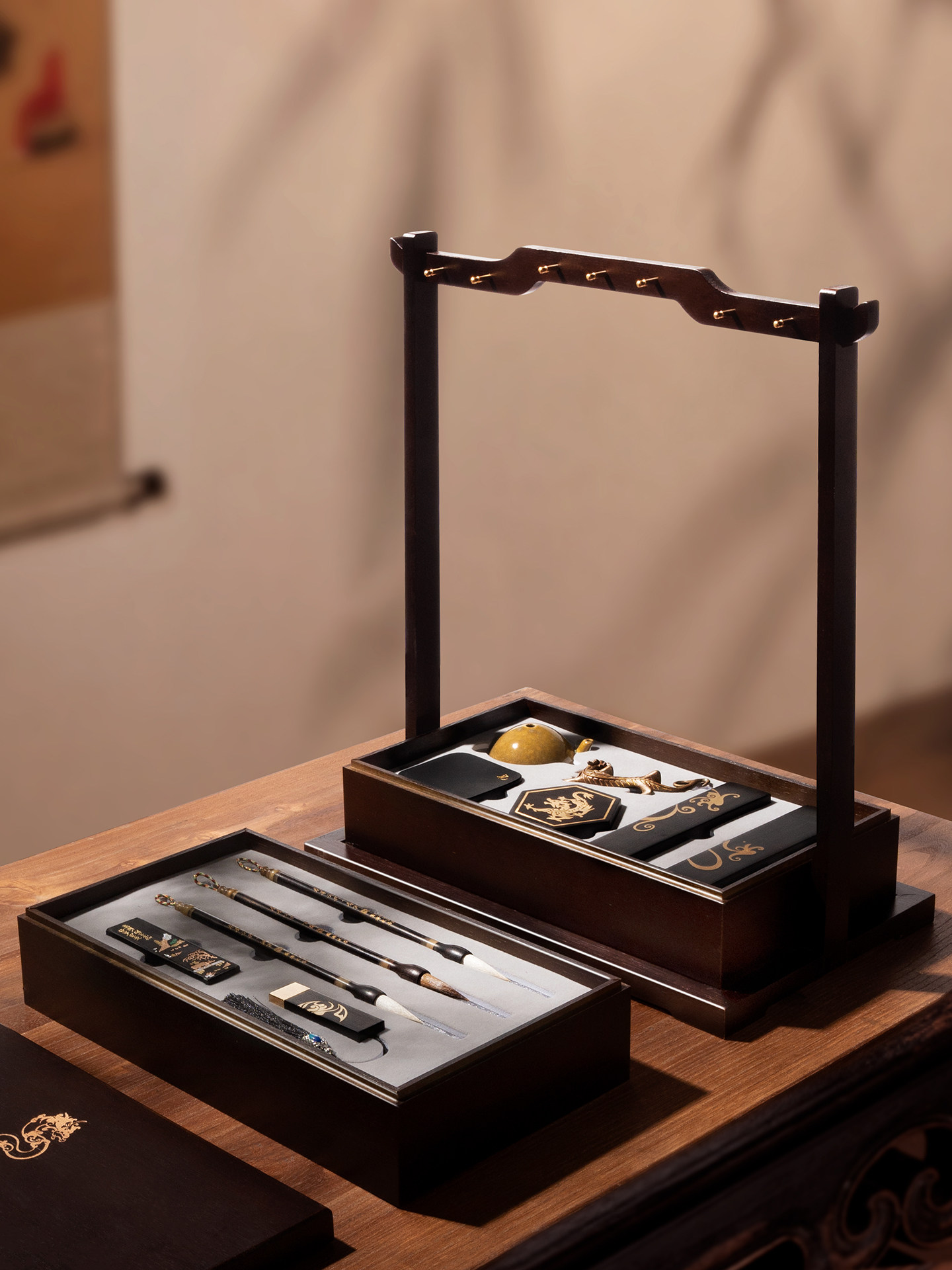 Professional-Grade Stationery Set, High-End Calligraphy Brush, Inkstone, Brush Holder, Ink Stick, Endstone, Ruler, Pen, Ink, Paper, Inkstone, Calligraphy Brush, Chinese Painting Special Gift Box, Complete Gift Set