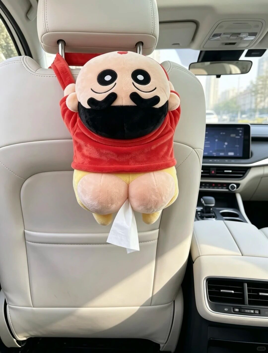Crayon Shin-chan-themed tissue box for car center console, creative, stylish, and multifunctional, 2026 new model