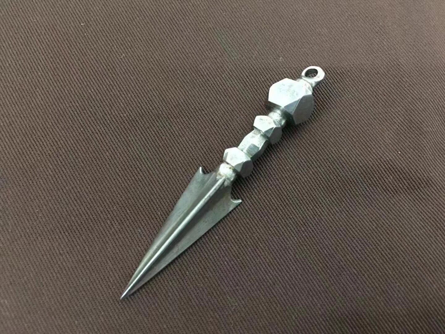 Please come back from overseas for more than 40 years, there are only 2 pieces of diamond prongs