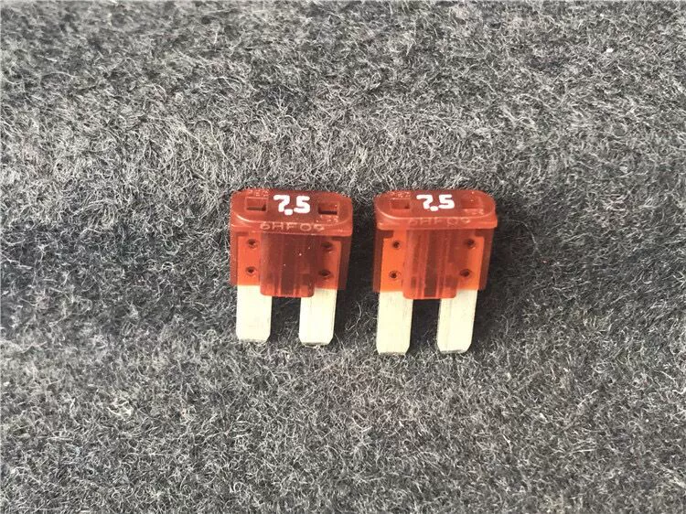 cầu chì có tác dụng Cầu chì xe hơi chân dài Micro M2 mini 5A 7.5A 10A 15A 20A 25A 30A 32V cầu chì 100a cau chi