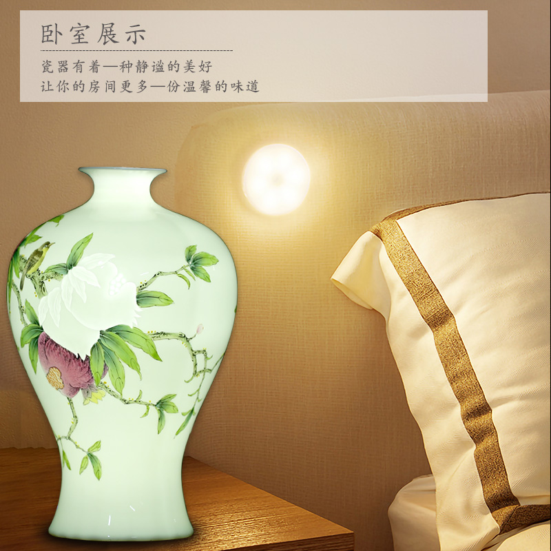 Jingdezhen famous checking carving flower vase and exquisite porcelain mesa study ancient frame ceramic furnishing articles